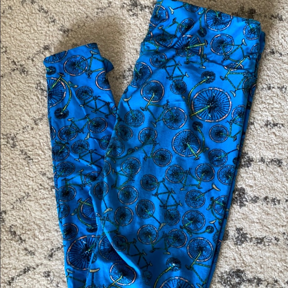 LuLaRoe Tall and Curvy Leggings